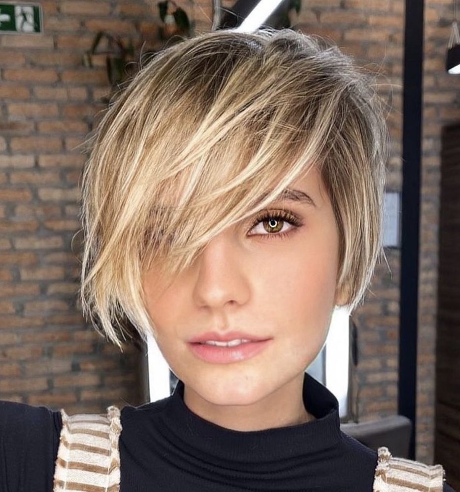 Asymmetric Cut with Long Side Bangs