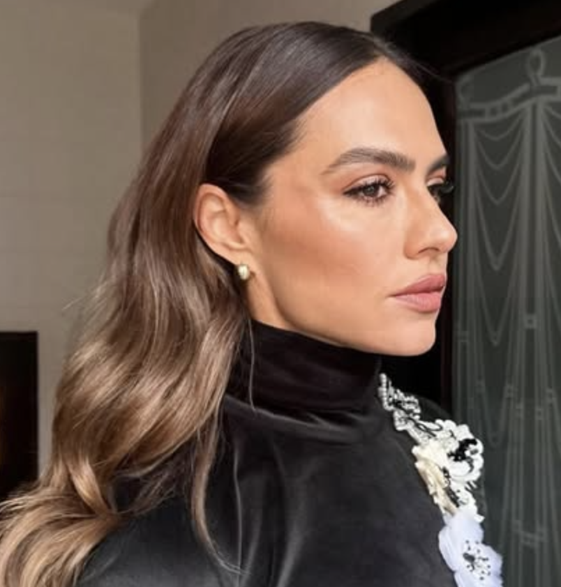 Classic Parisian Waves with Textured Layers