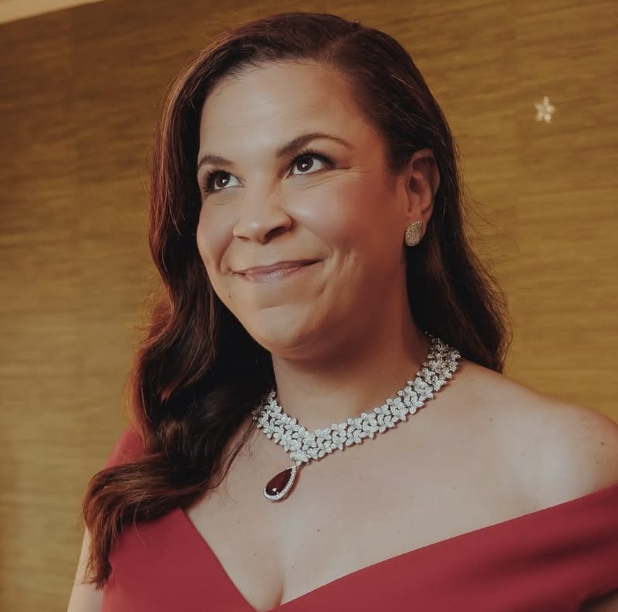 Glamorous Hollywood Curls