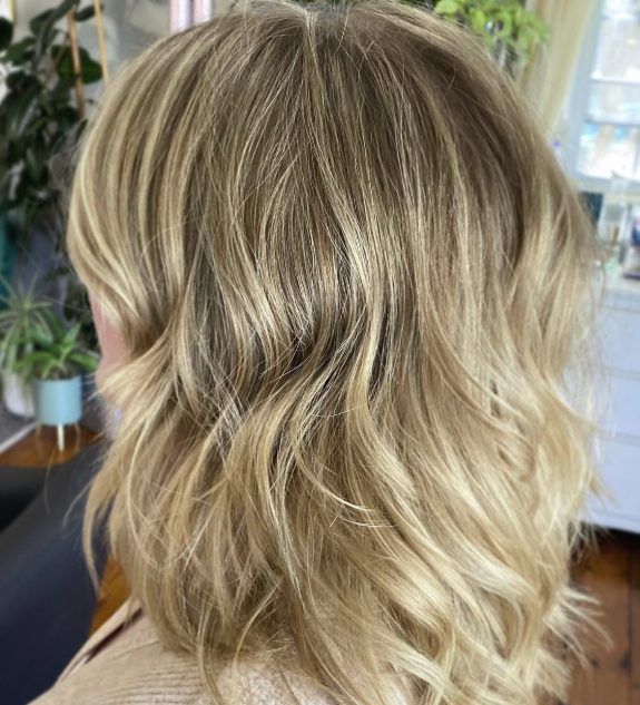 Shaggy Lob with Balayage Highlights