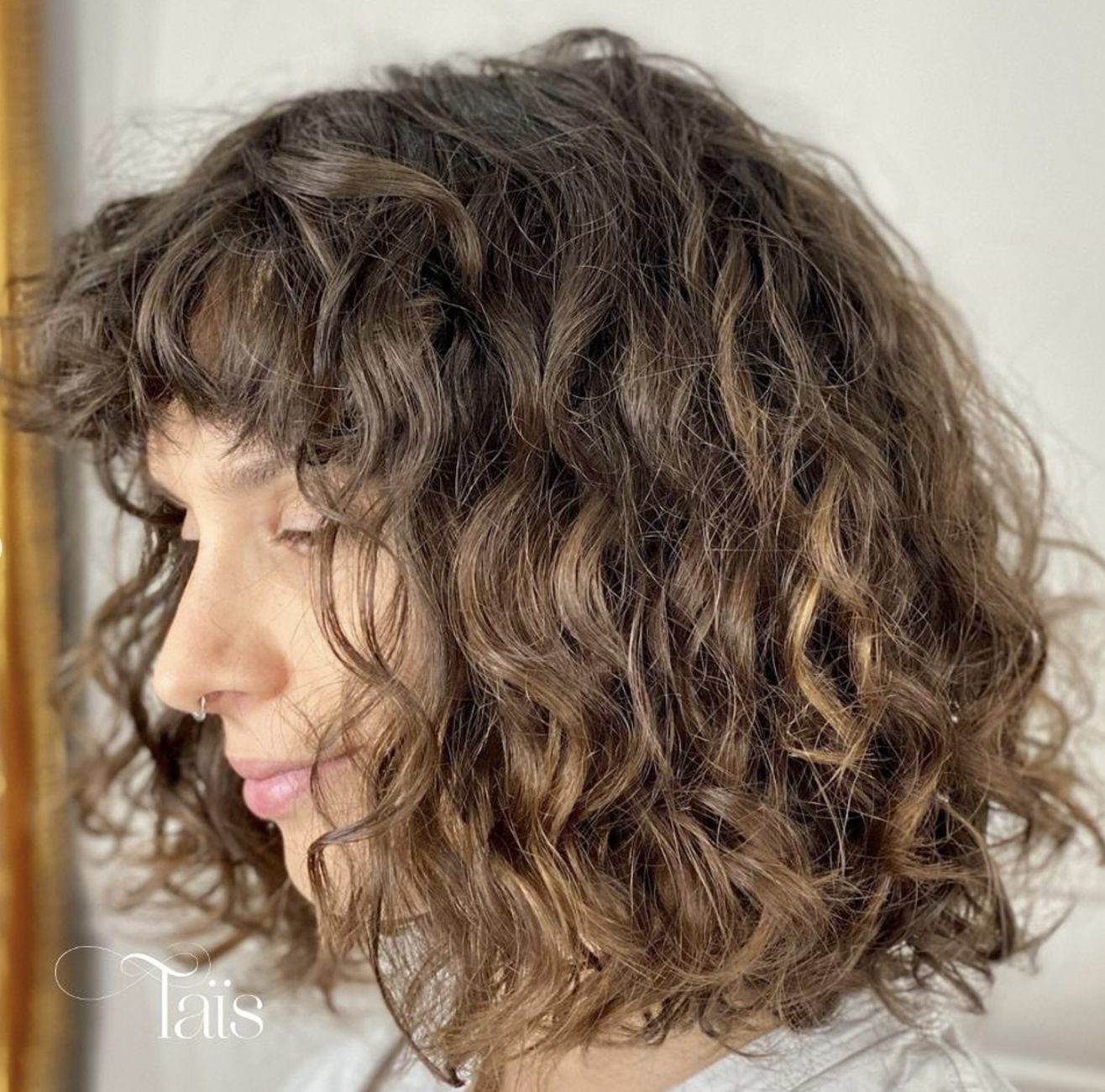 Soft Curly Shoulder-Length Cut