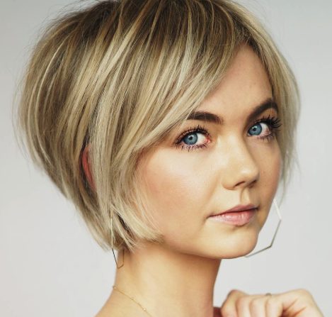 Vintage-Inspired Layered Bob